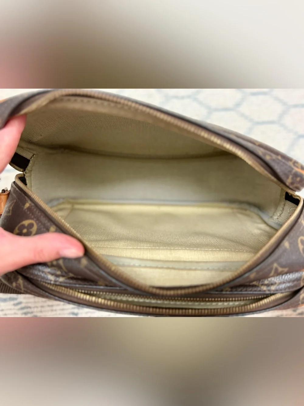 LOUIS VUITTON Vintage Unisex Y2K Brown Monogram Canvas Reporter PM Crossbody